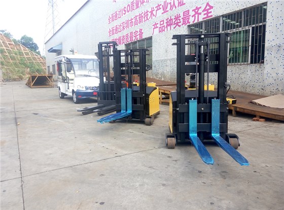 全電動(dòng)防爆托盤(pán)堆高車(chē)