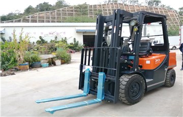 防爆內燃平衡重式叉車