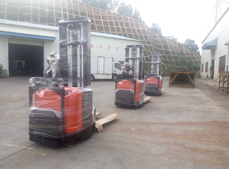 蓄電池堆高車 蓄電池堆高車