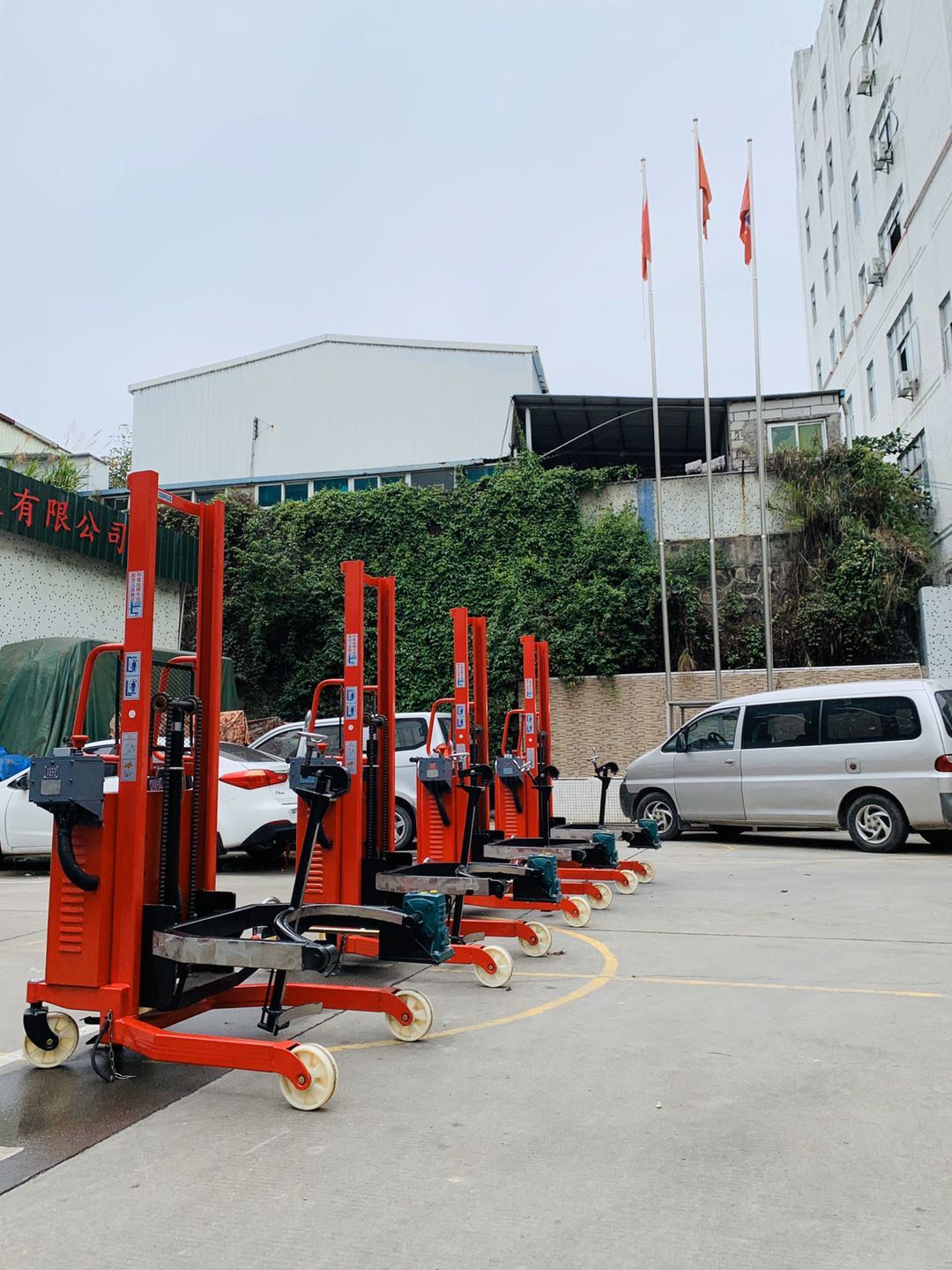 防爆蓄電池多功能油桶搬運車 4 臺案例