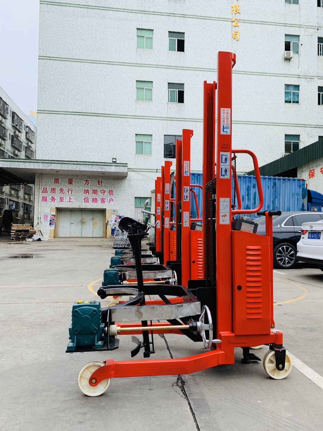 防爆蓄電池多功能油桶搬運車 4 臺案例