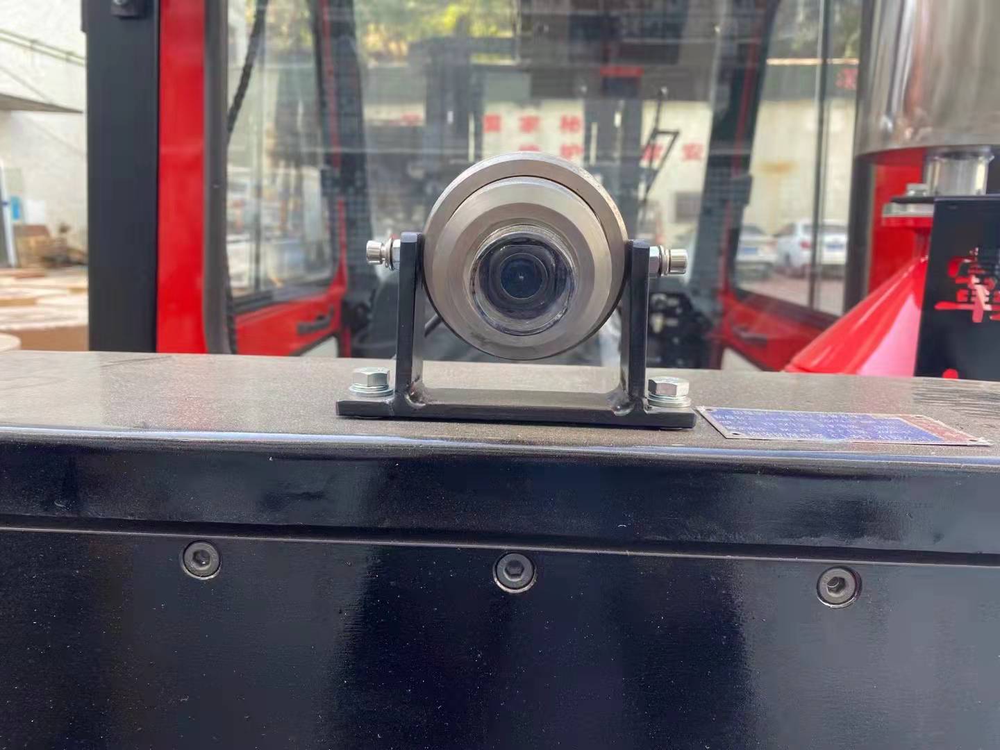 防爆叉車配備影像倒車雷達系統