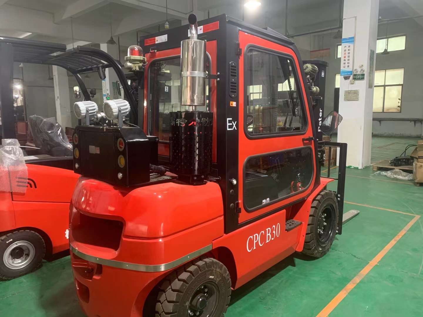 車間防爆叉車及出貨現場