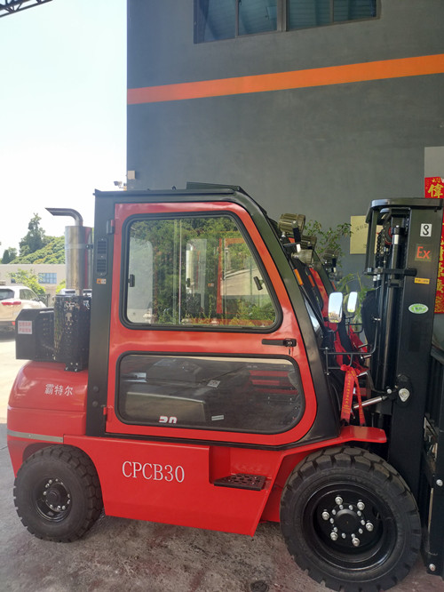 防爆內燃平衡重式叉車
